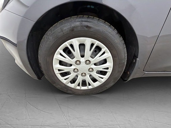 Vehicle Image 30