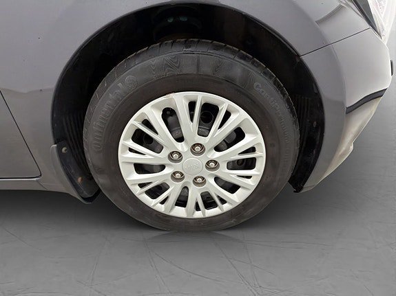 Vehicle Image 33