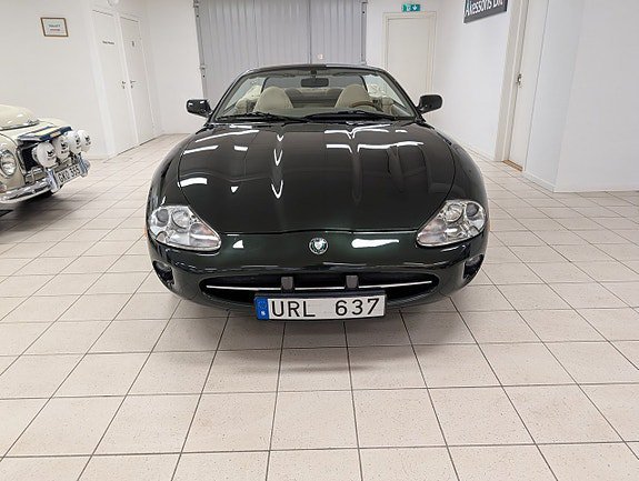 Vehicle Image 6