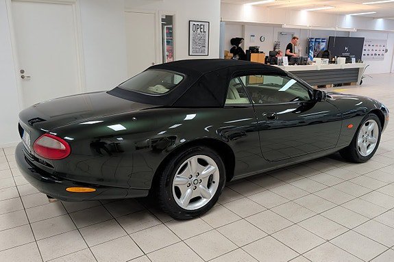 Vehicle Image 8