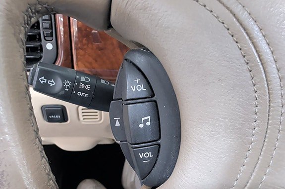 Vehicle Image 19