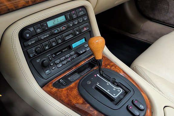 Vehicle Image 22