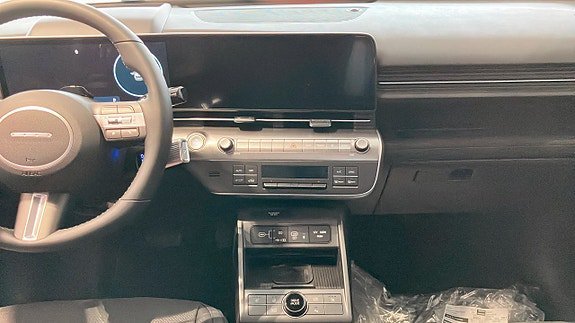 Vehicle Image 11