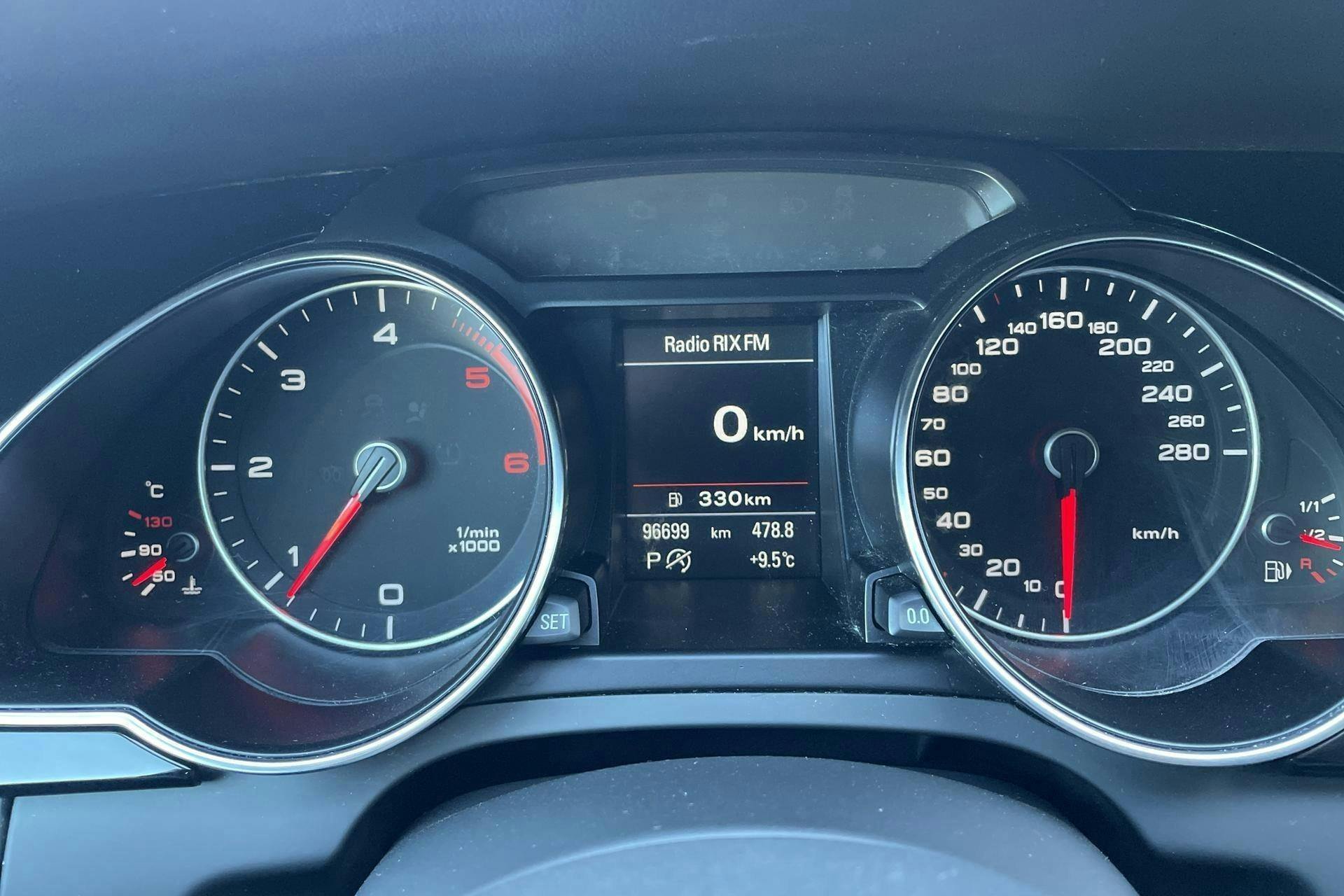 Vehicle Image 10