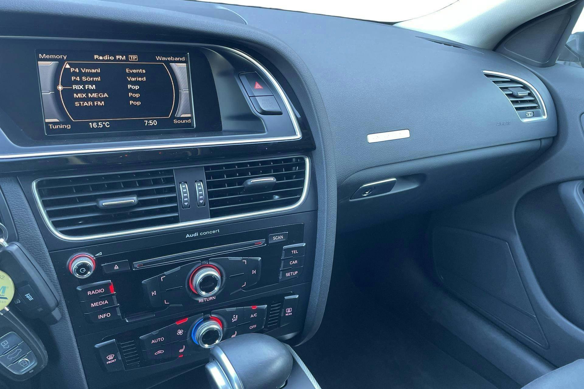 Vehicle Image 12