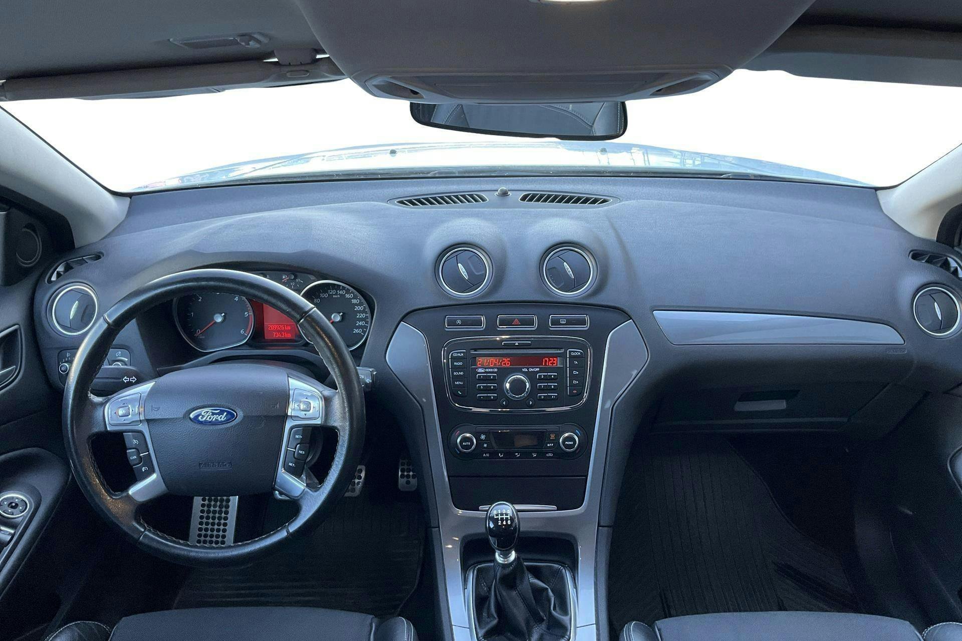 Vehicle Image 6