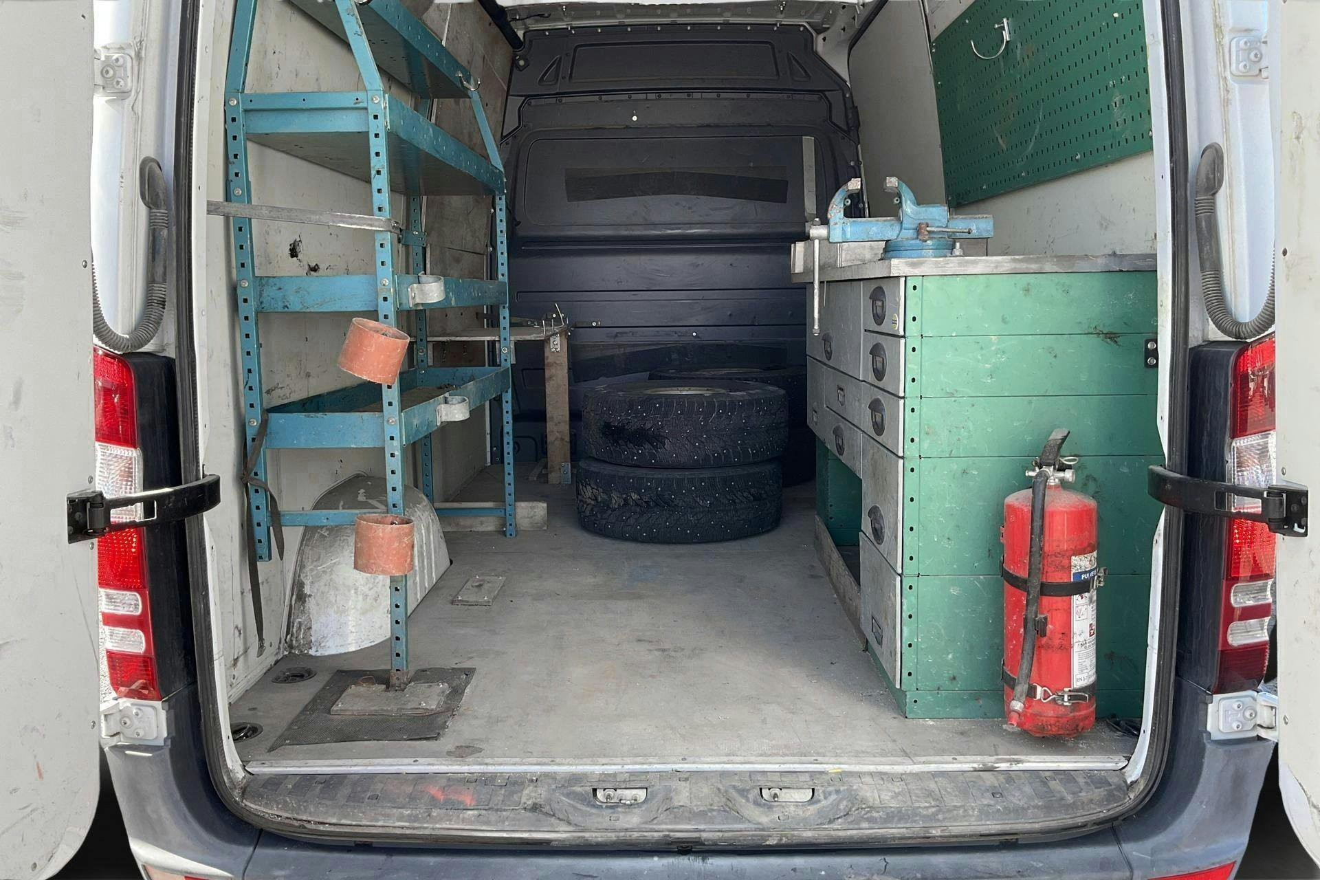 Vehicle Image 9