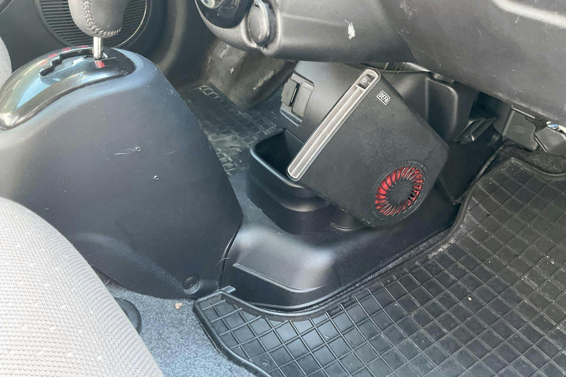 Vehicle Image 12