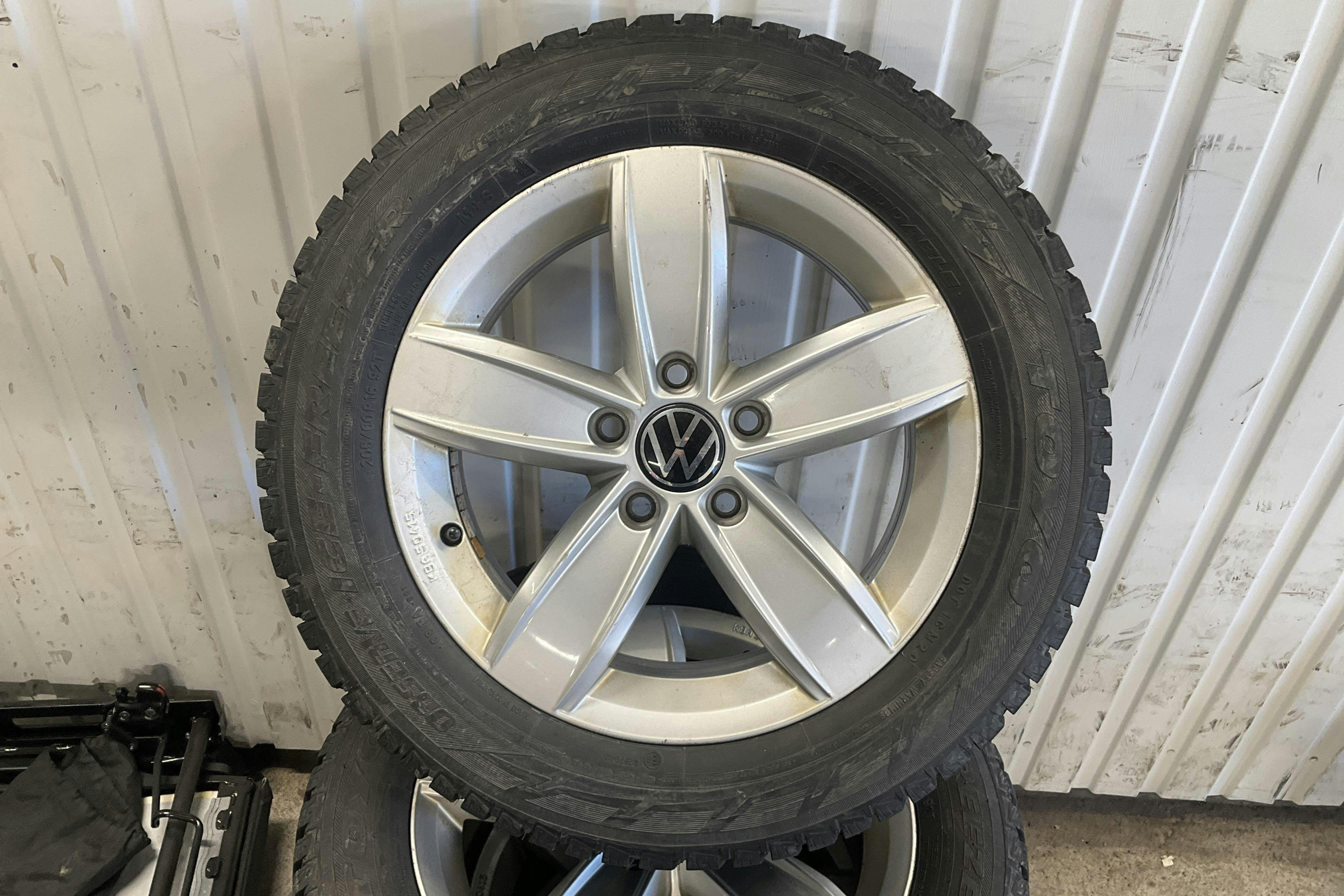 Vehicle Image 13