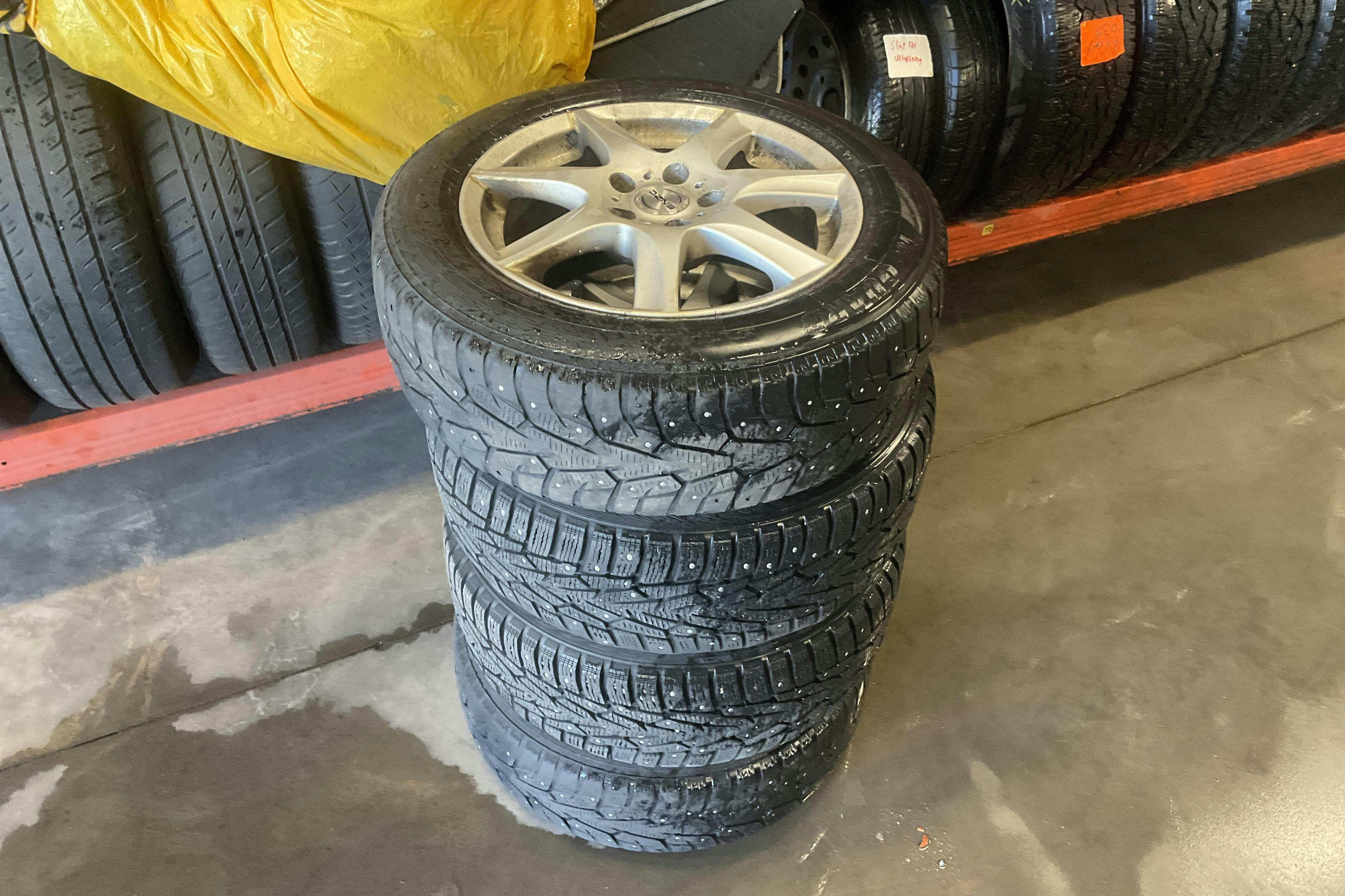 Vehicle Image 16