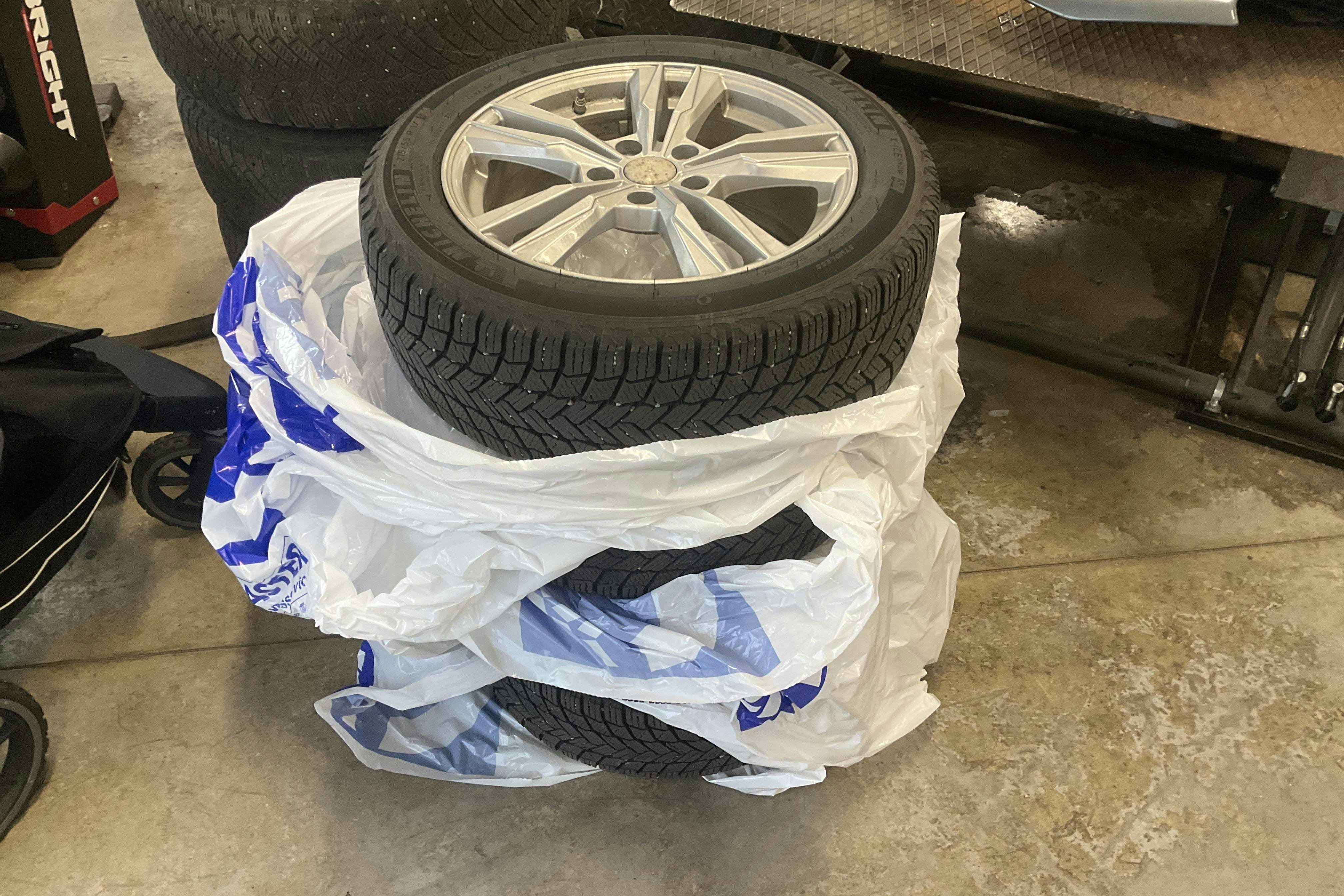Vehicle Image 15