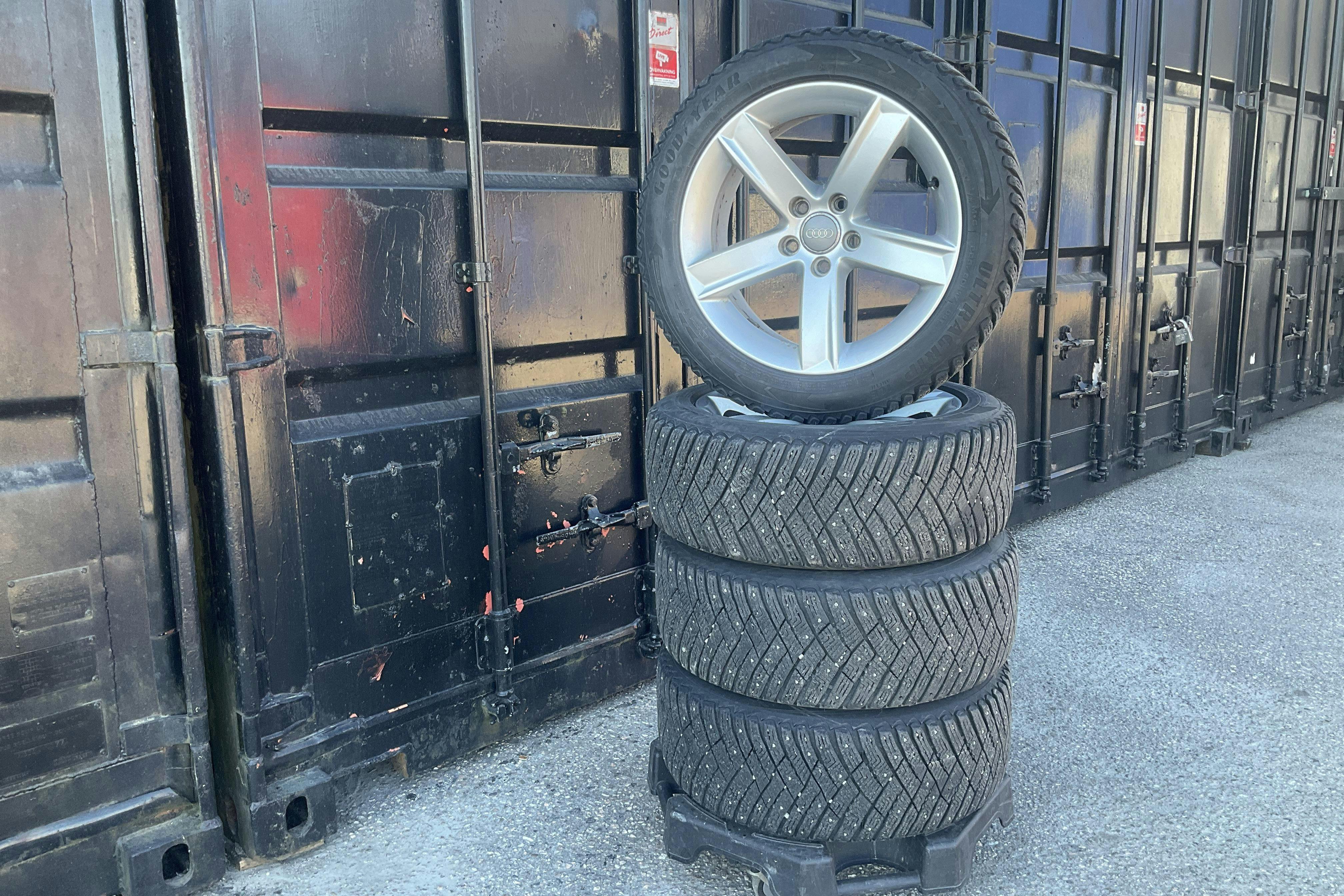 Vehicle Image 21