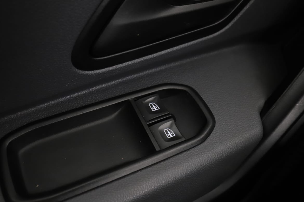 Vehicle Image 32