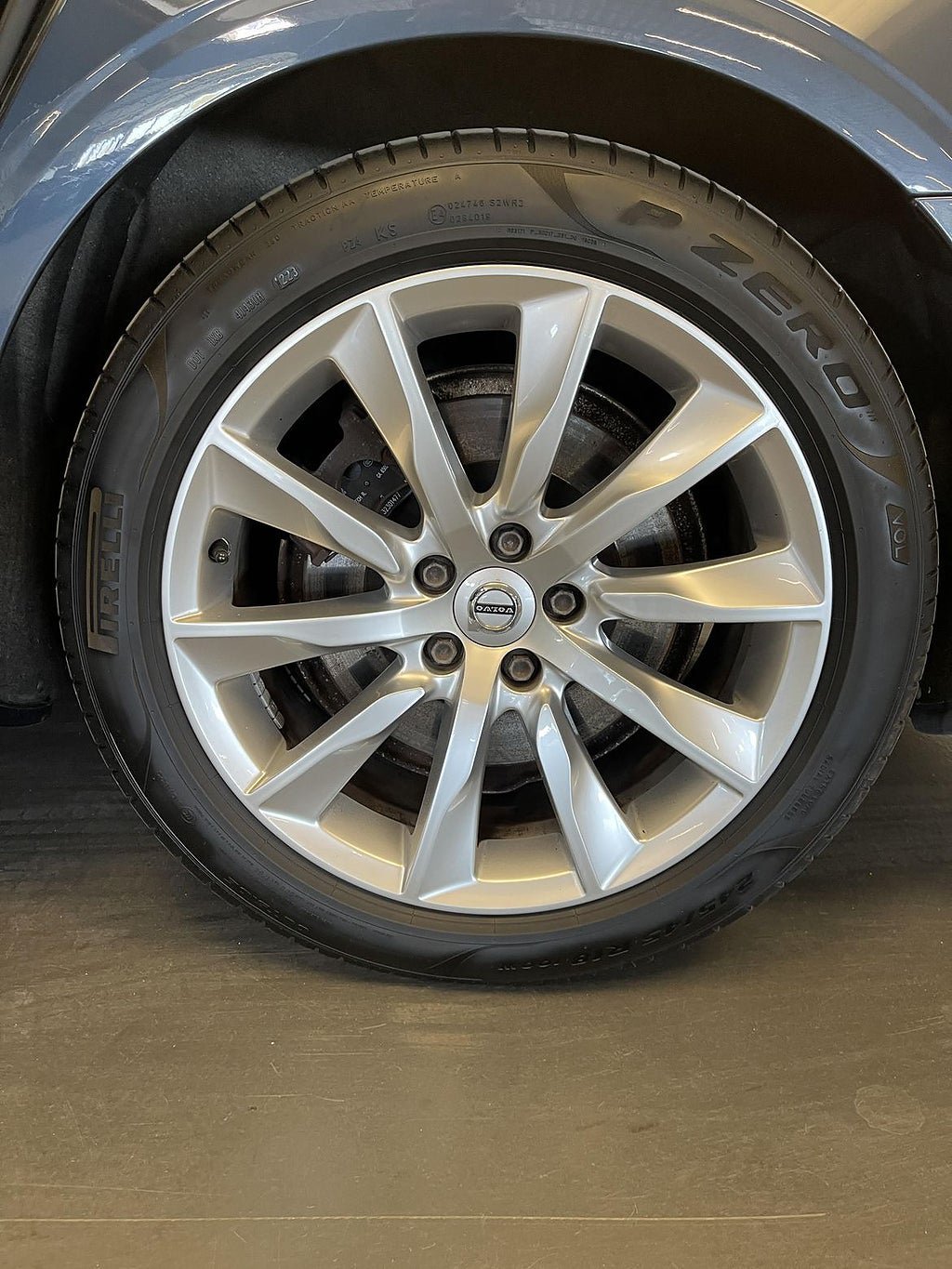 Vehicle Image 9