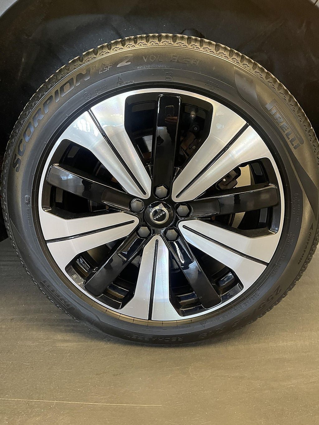 Vehicle Image 10