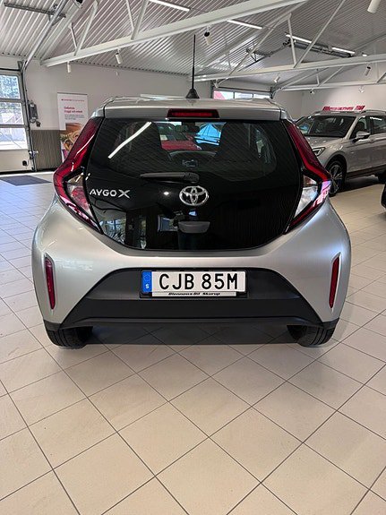 Vehicle Image 7
