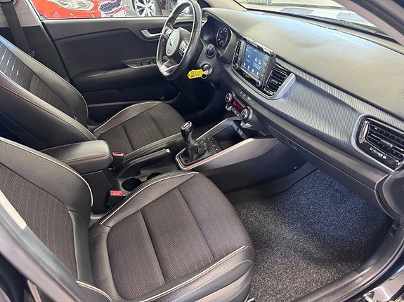 Vehicle Image 17