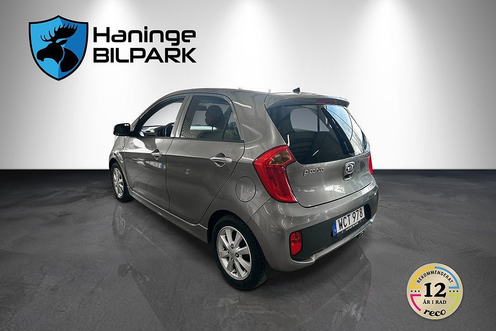 Vehicle Image 8