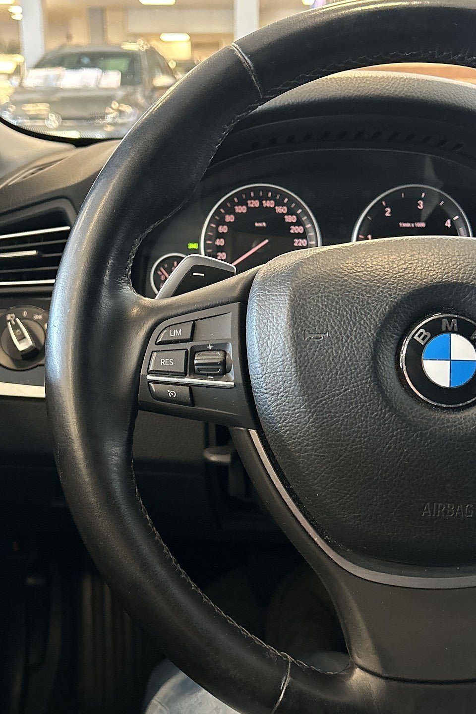 Vehicle Image 23
