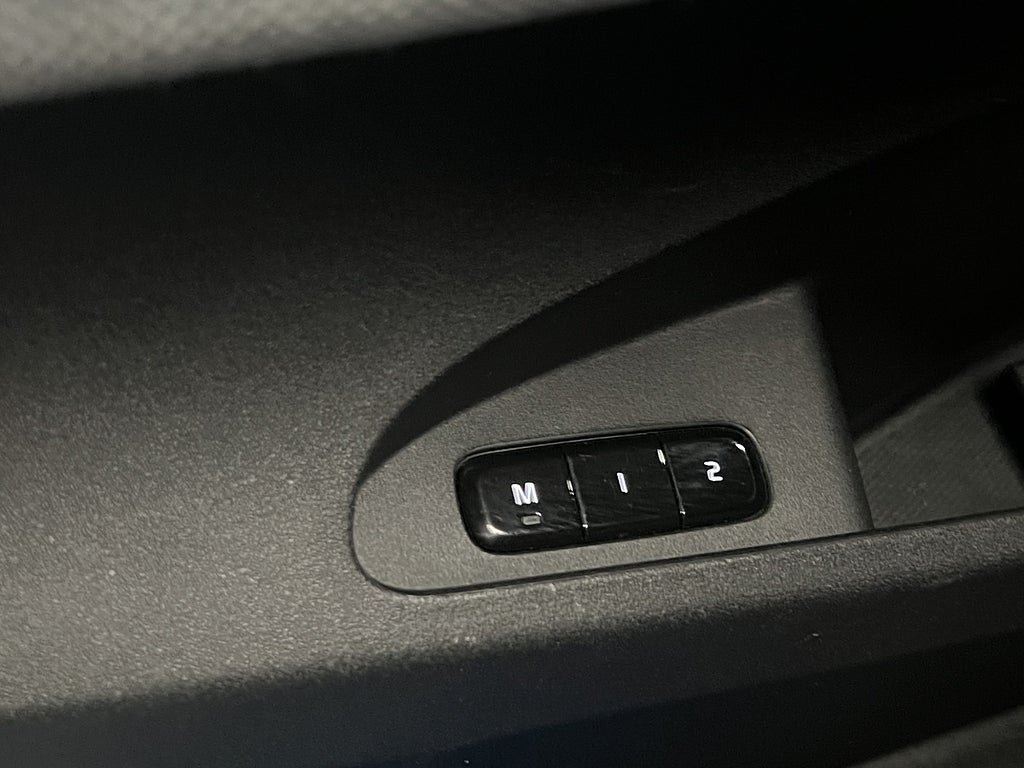 Vehicle Image 29