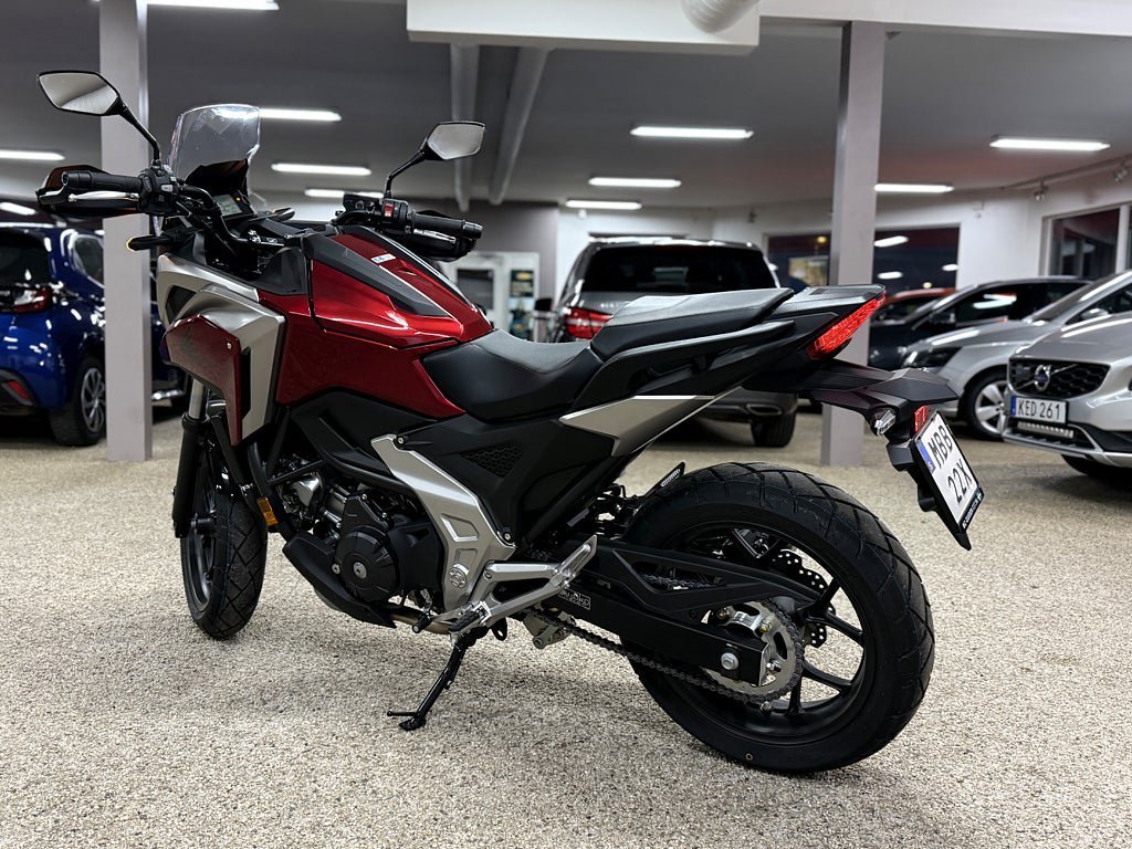 Vehicle Image 7