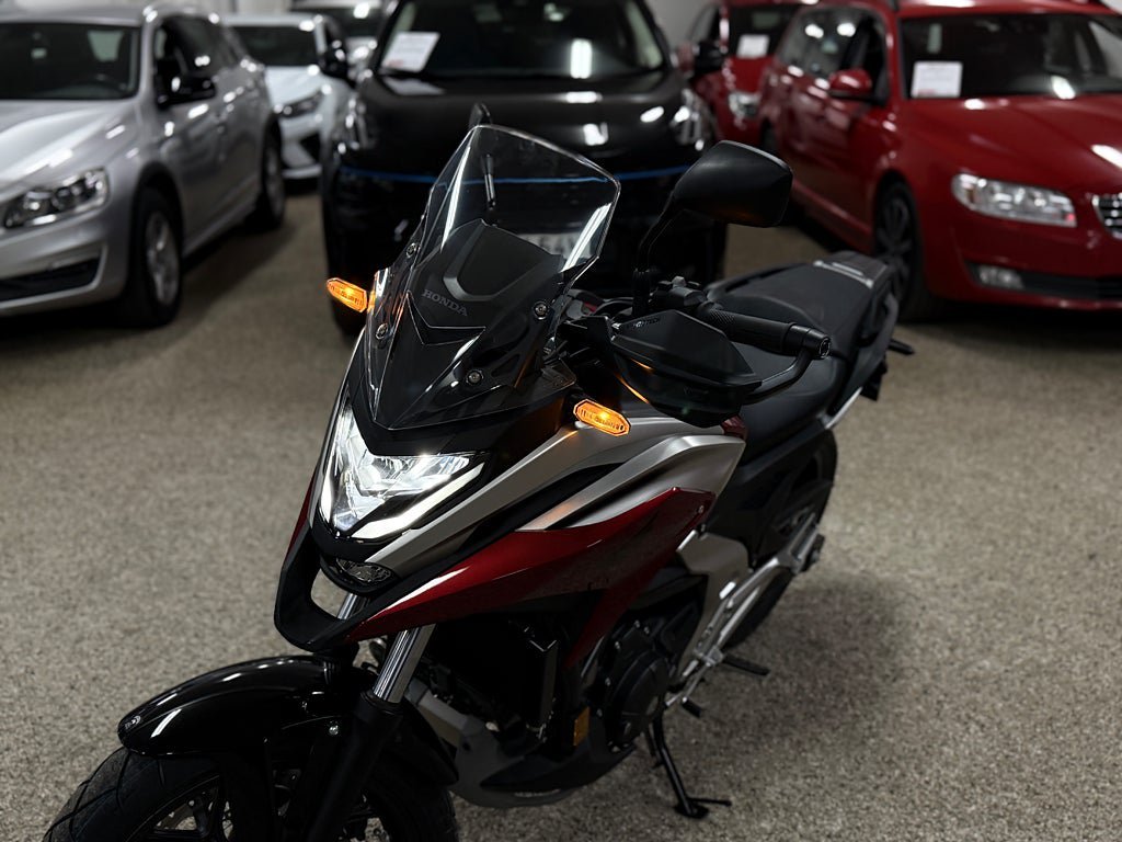 Vehicle Image 14