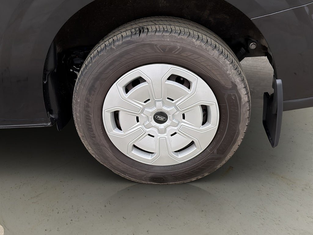 Vehicle Image 33