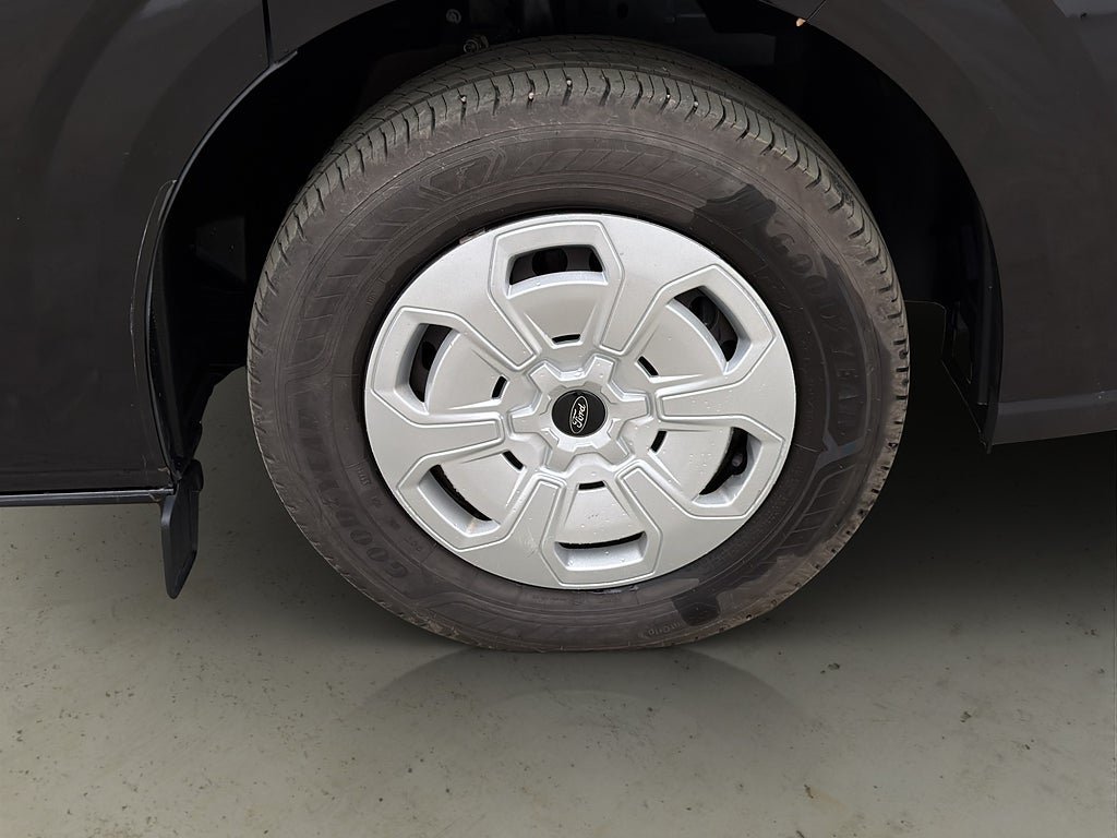 Vehicle Image 35