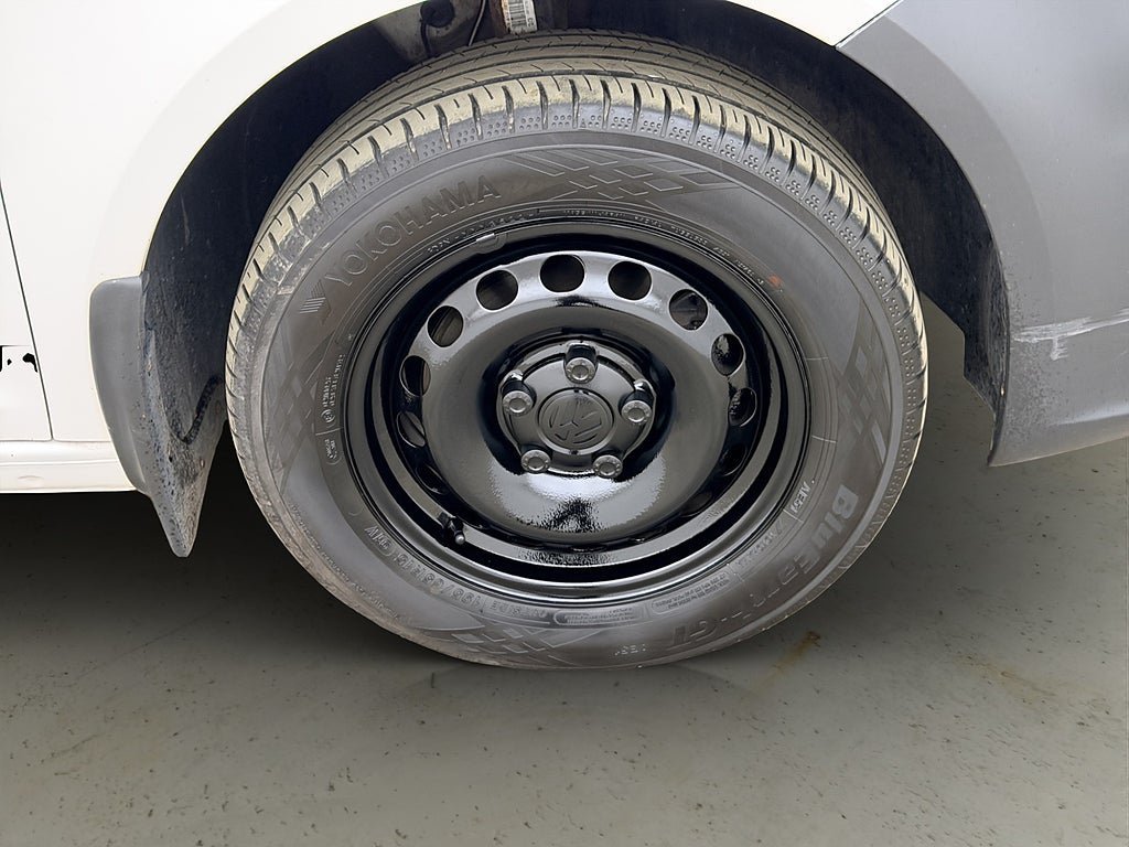 Vehicle Image 32