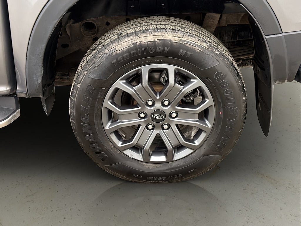 Vehicle Image 38