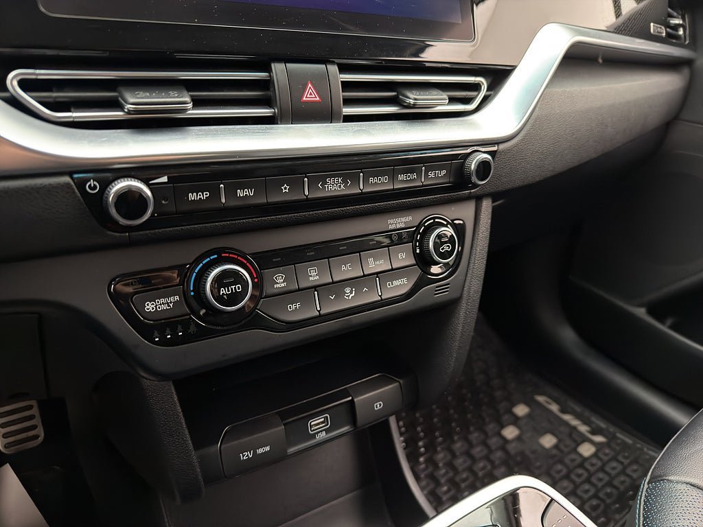 Vehicle Image 29