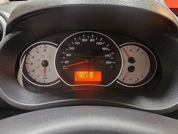 Vehicle Image 11