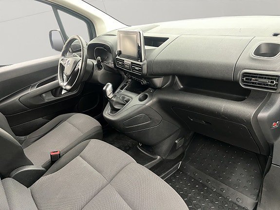 Vehicle Image 28