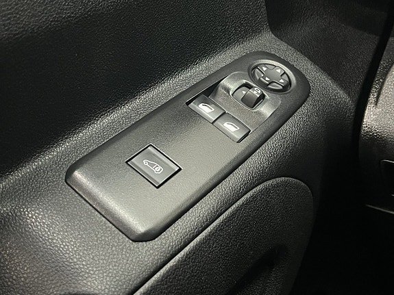 Vehicle Image 29