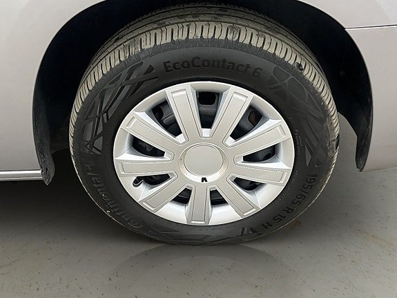 Vehicle Image 33