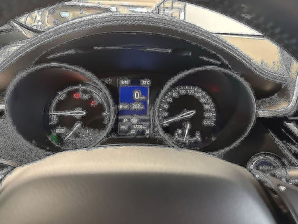 Vehicle Image 12