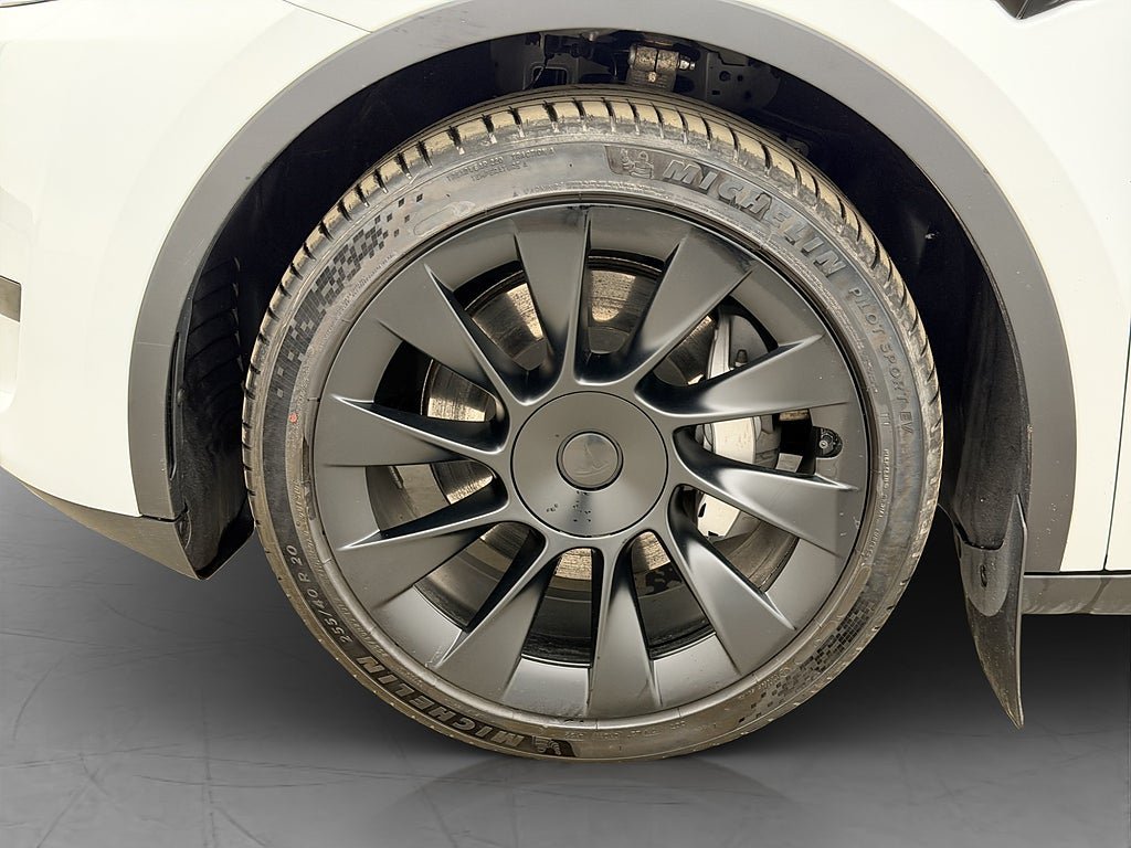 Vehicle Image 35
