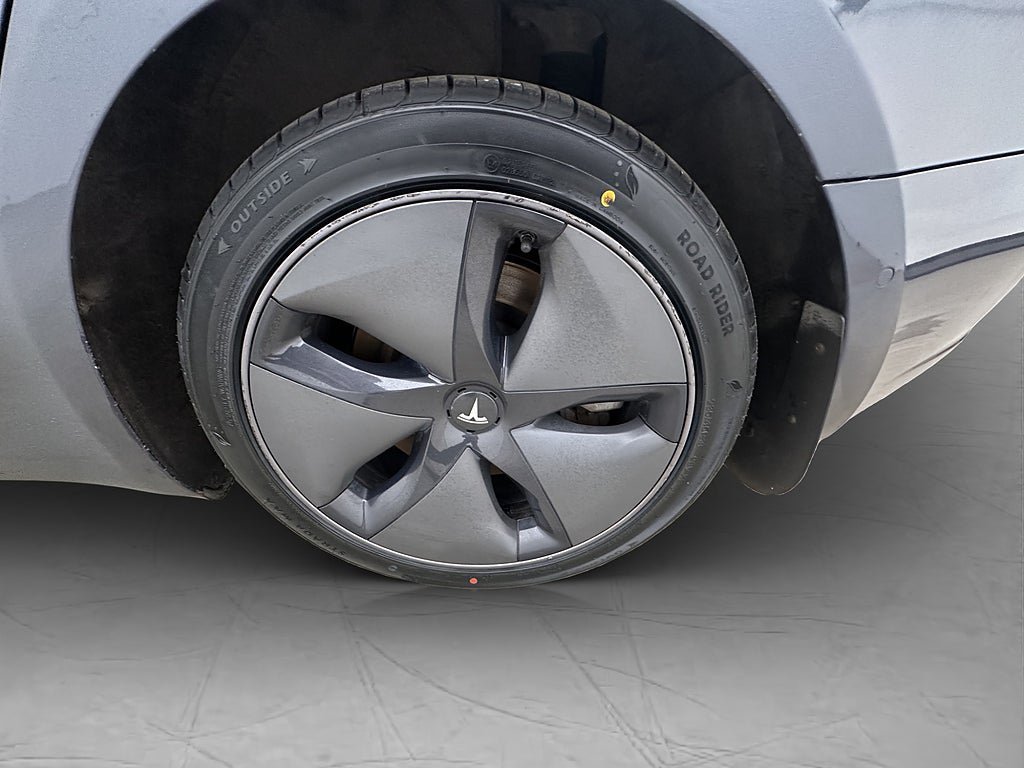 Vehicle Image 28