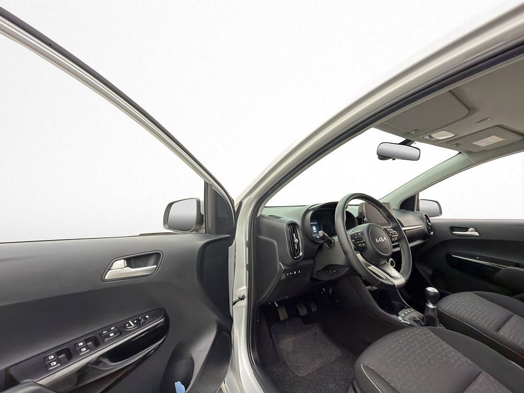 Vehicle Image 10