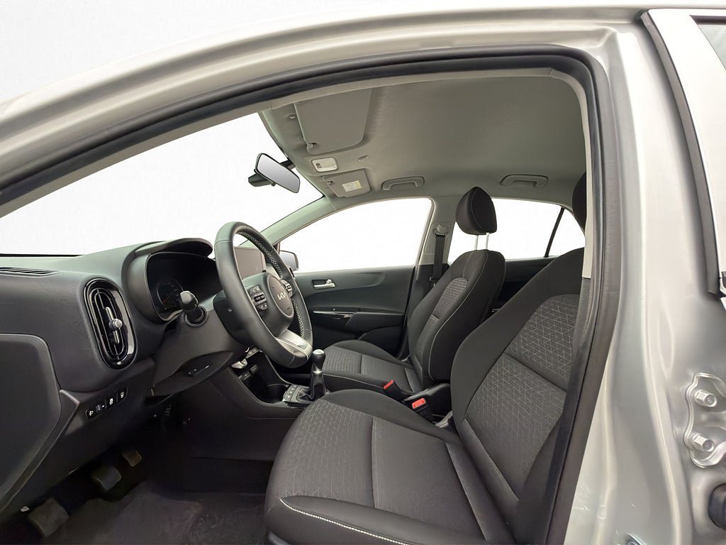 Vehicle Image 11