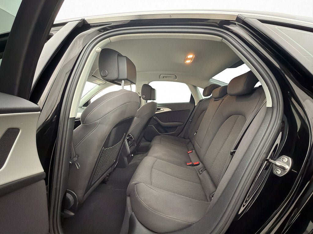 Vehicle Image 28