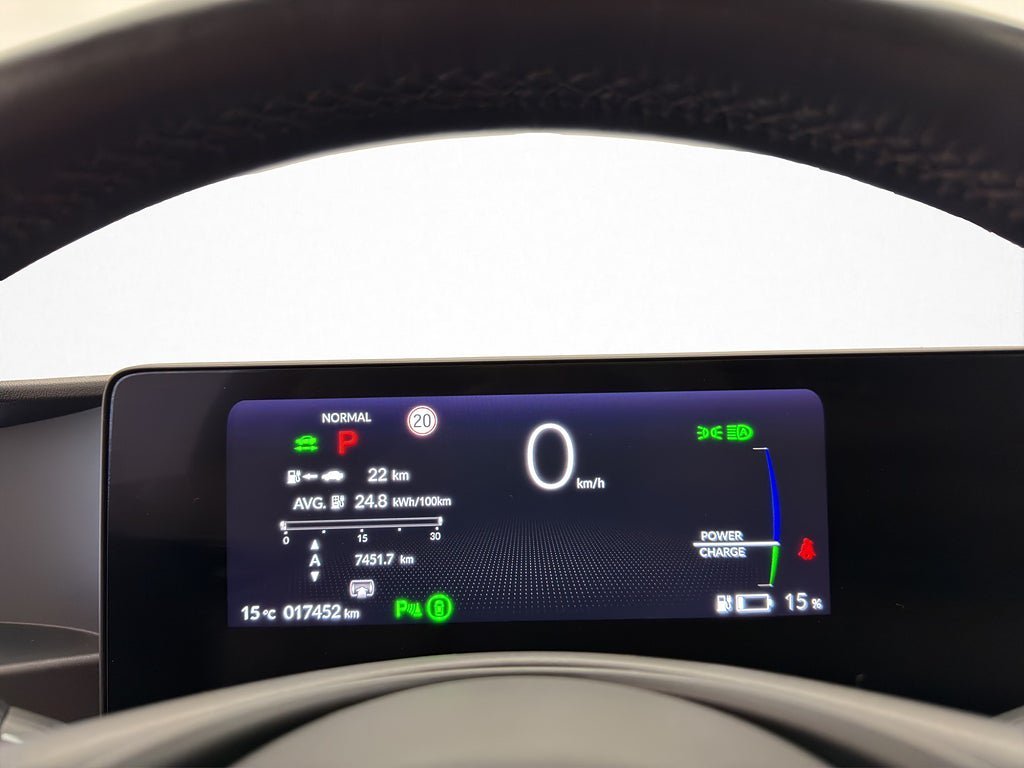 Vehicle Image 12