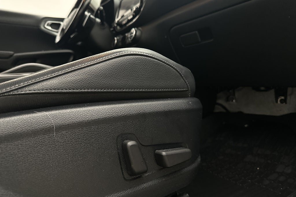Vehicle Image 22