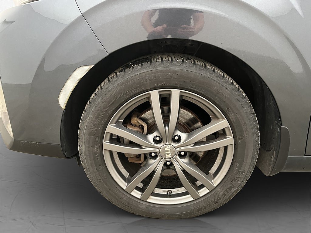 Vehicle Image 32