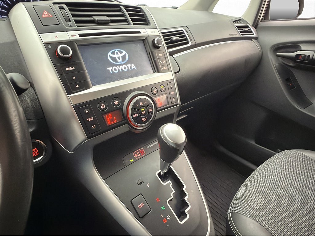 Vehicle Image 21