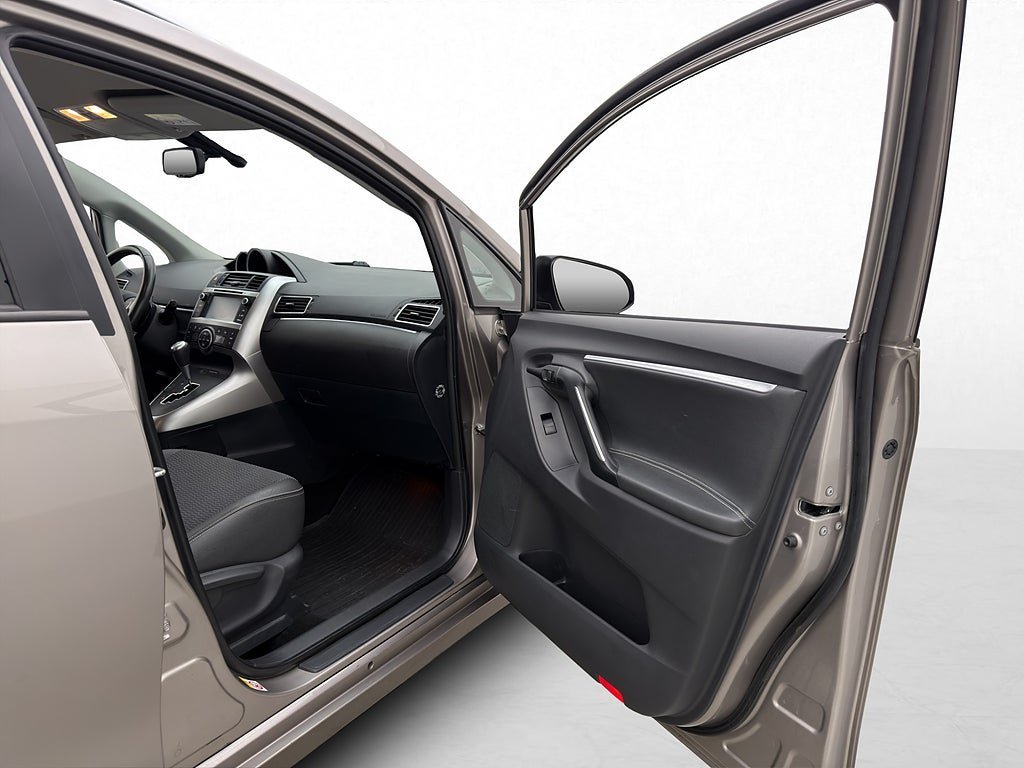 Vehicle Image 23