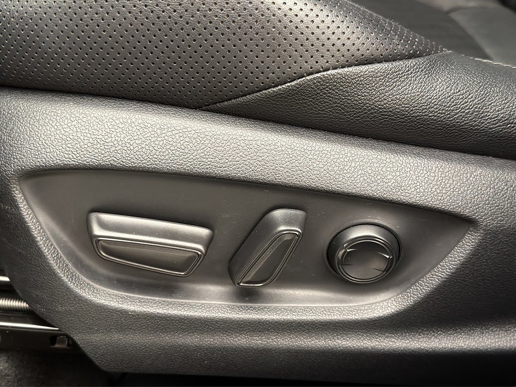 Vehicle Image 24