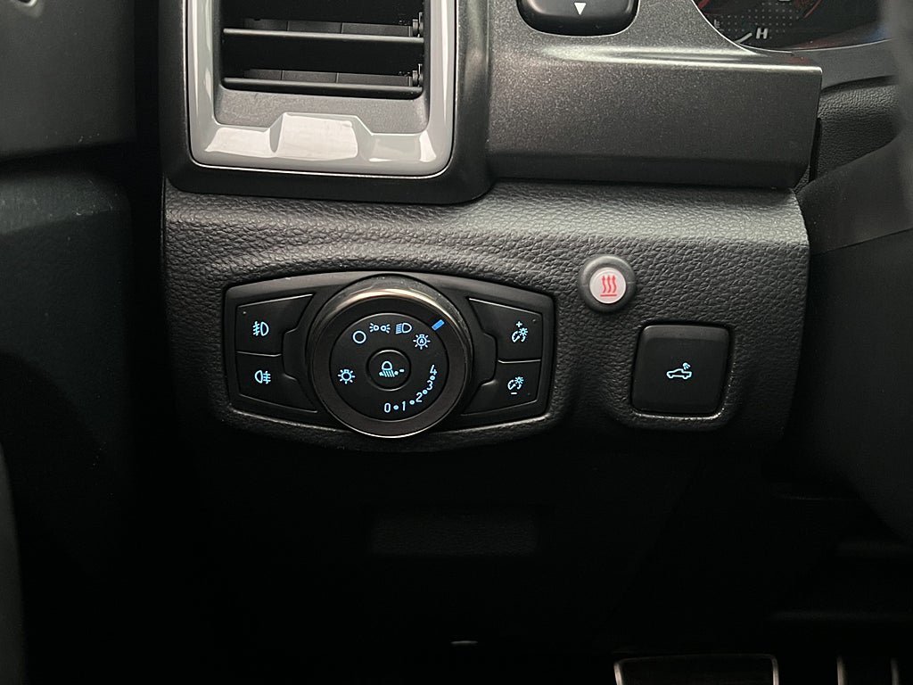 Vehicle Image 17