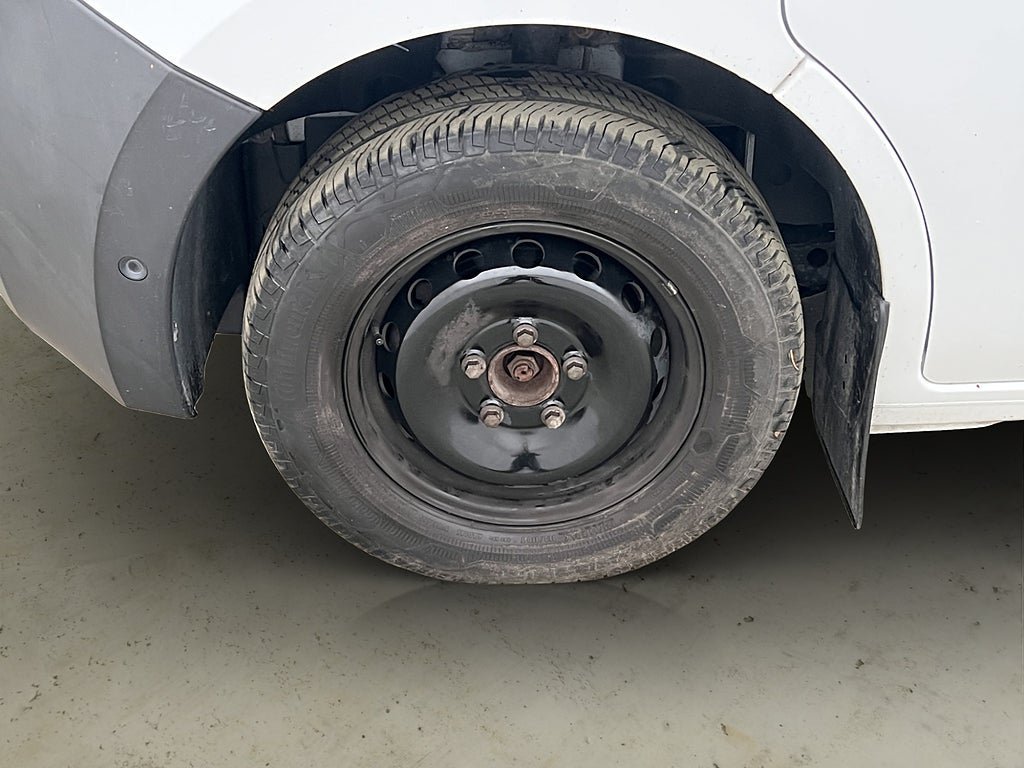 Vehicle Image 28