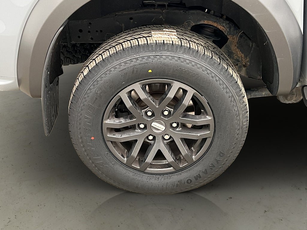Vehicle Image 36